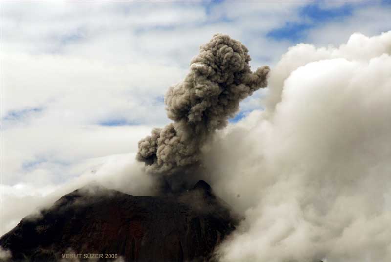 Tungurahua Aktif Volkanı Ekvator fotoğraf:Mesut Süzer