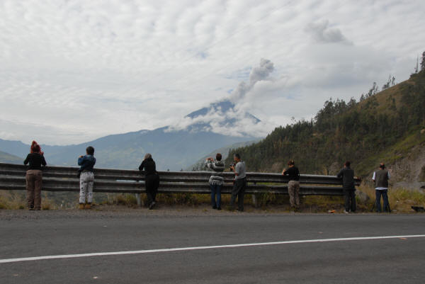 Ekibimiz Ekvatordaki aktif volkan Tungurahua’ da.
