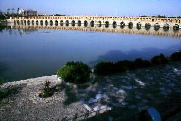 İsfahan – İran  Siasapol Köprüsü  / Fotoğraf: Mesut Süzer
